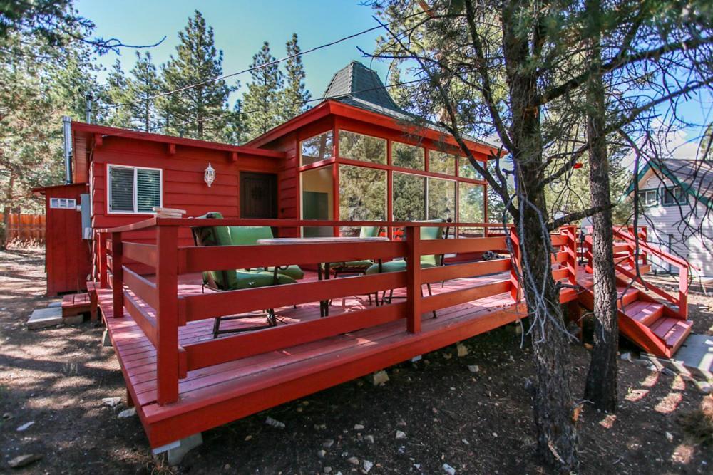 Redwood Elegance - Fantastic Remodeled Contemporary Mountain Home With Floor To Ceiling Windows! Big Bear City Exterior photo